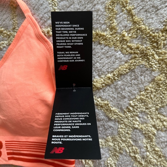 New Balance Medium Impact Sports Bra - Picture 6 of 7